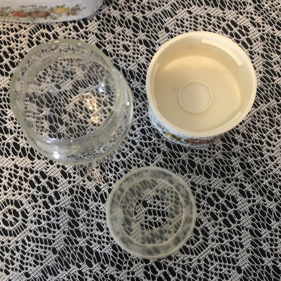 Lot of 3 "Spice of Life" Casserole Dishes and Pyrex Glass Container - Picture 9 of 10